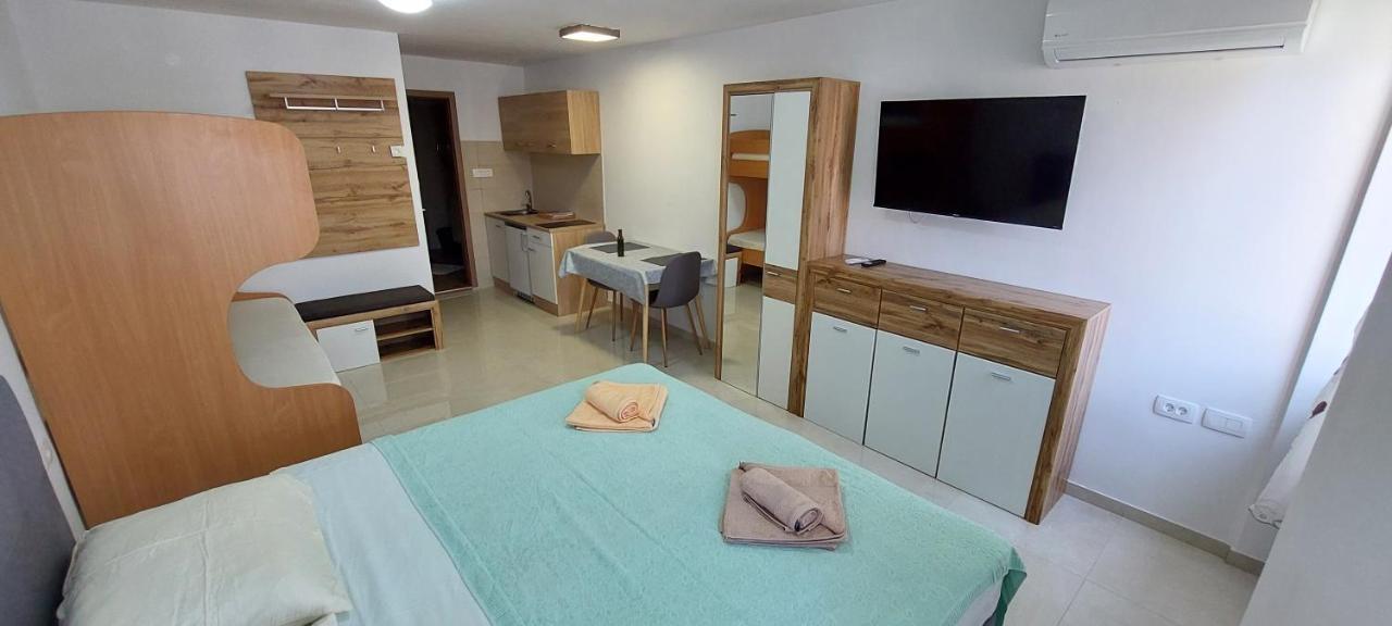Apartmaji Jurcan Ізола Екстер'єр фото