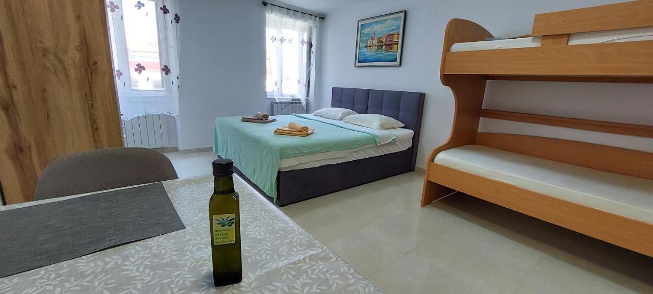 Apartmaji Jurcan Ізола Екстер'єр фото